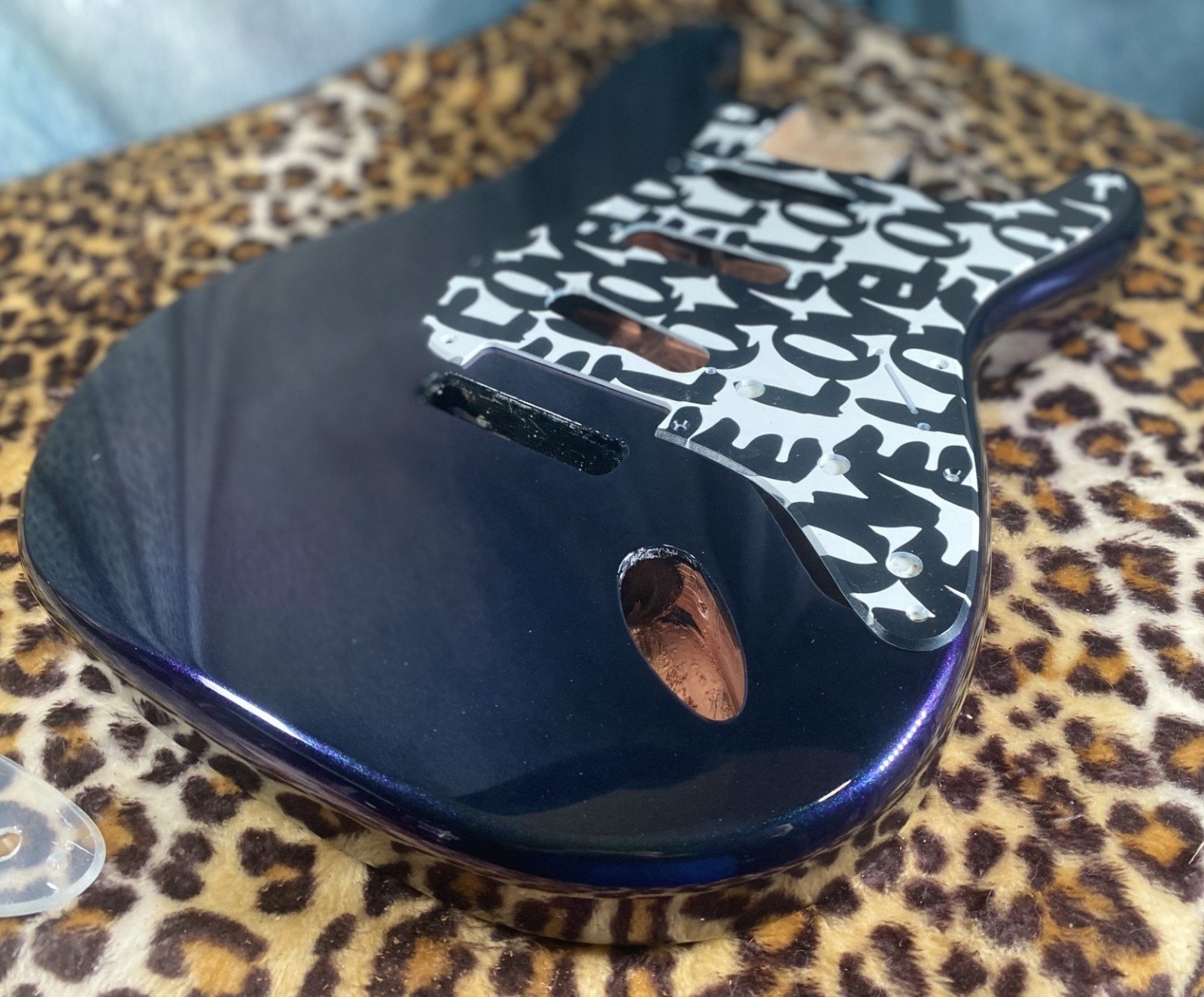 Stunning Chameleon Blue/Teal/Purple Fender Stratocaster HSH Alder Replacemt Body