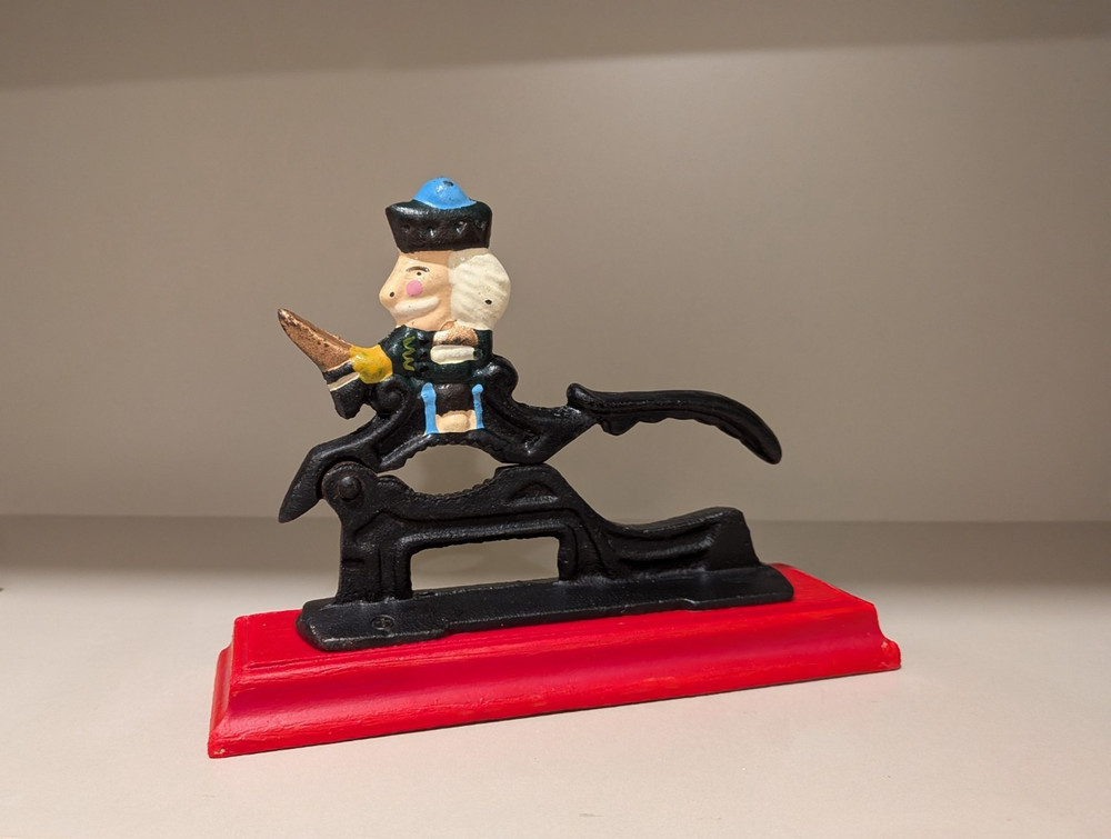 Nutcracker-vintage-Cute for the holidays.