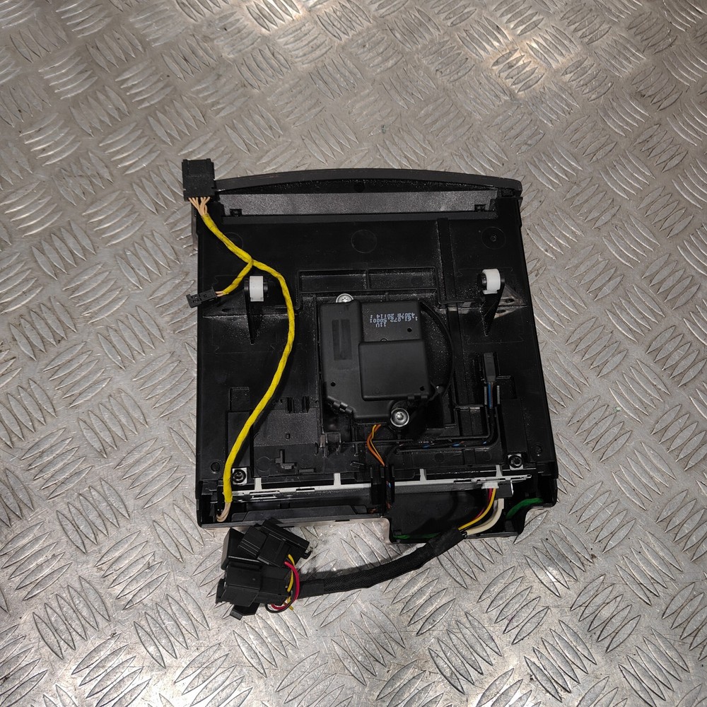 2006 MERCEDES E CLASS W211 HAZARD SWITCH PANEL WITH CD CHANGER A2116800552