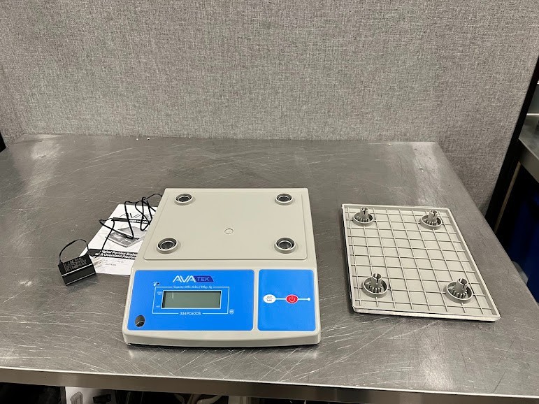 AvaTek PC60OS 60 lb. Digital Portion Control Scale with an Oversized Platform