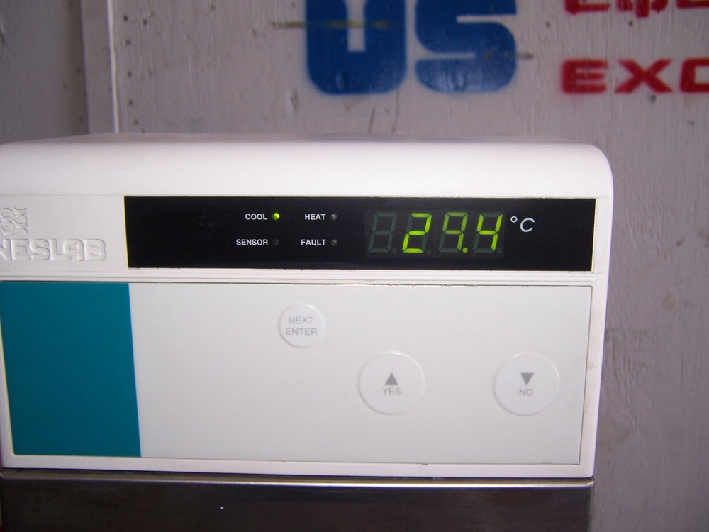 13921 Neslab RTE-111 Chiller