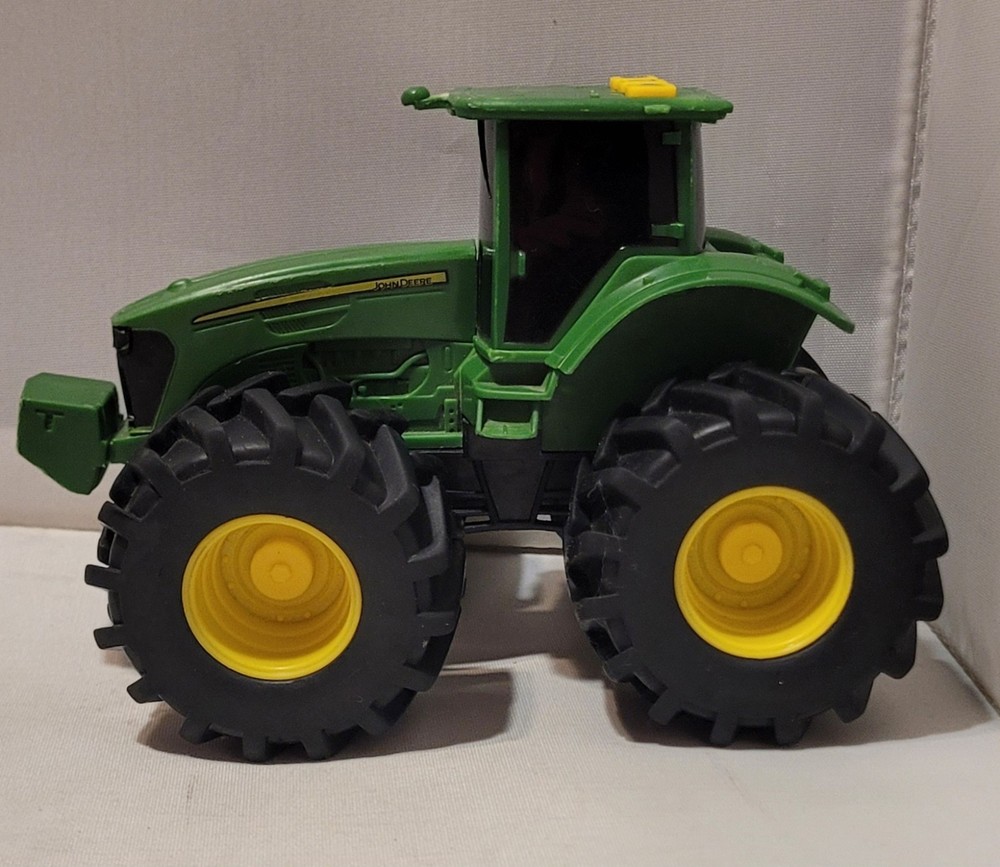 John Deere Toy Tractor W/ Lights & Sounds Push Button - Missing Exhaust Works