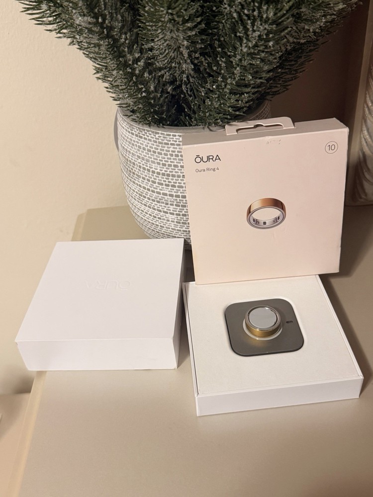 Oura Ring 4 Gold - Size 10