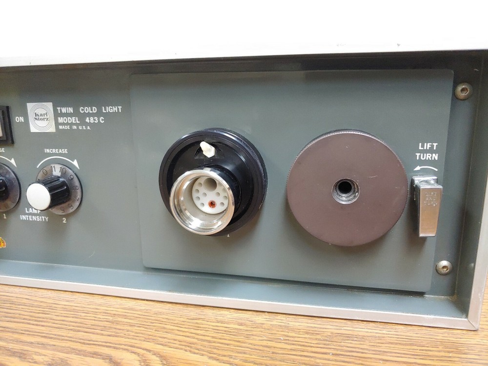 Karl Storz Twin Cold Light Source/Illuminator Model 483C