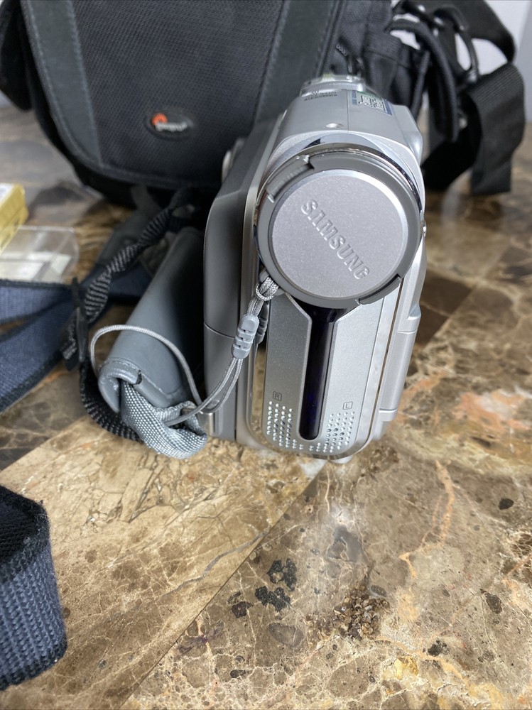 Samsung SCD303 Digital Video Camera W Carry Case See Description handheld