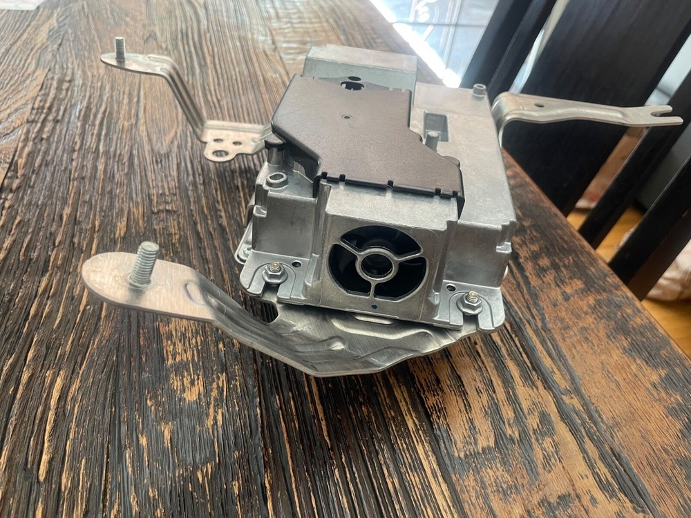 BMW Audio Sound System Amplifier Module W/ Surround View Camera Computer Control