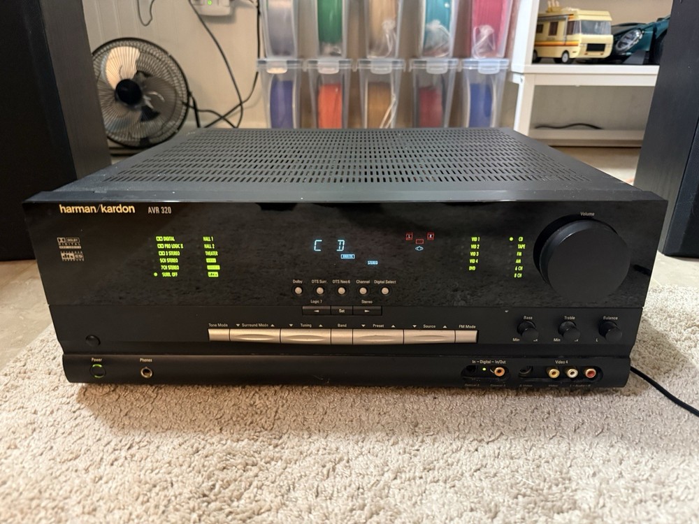 Harmon Kardon AVR 320 Receiver