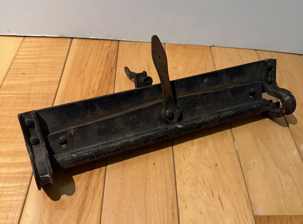 Antique Cast Iron Saw Sharpening Vice Bench Mount Tool Work Bench