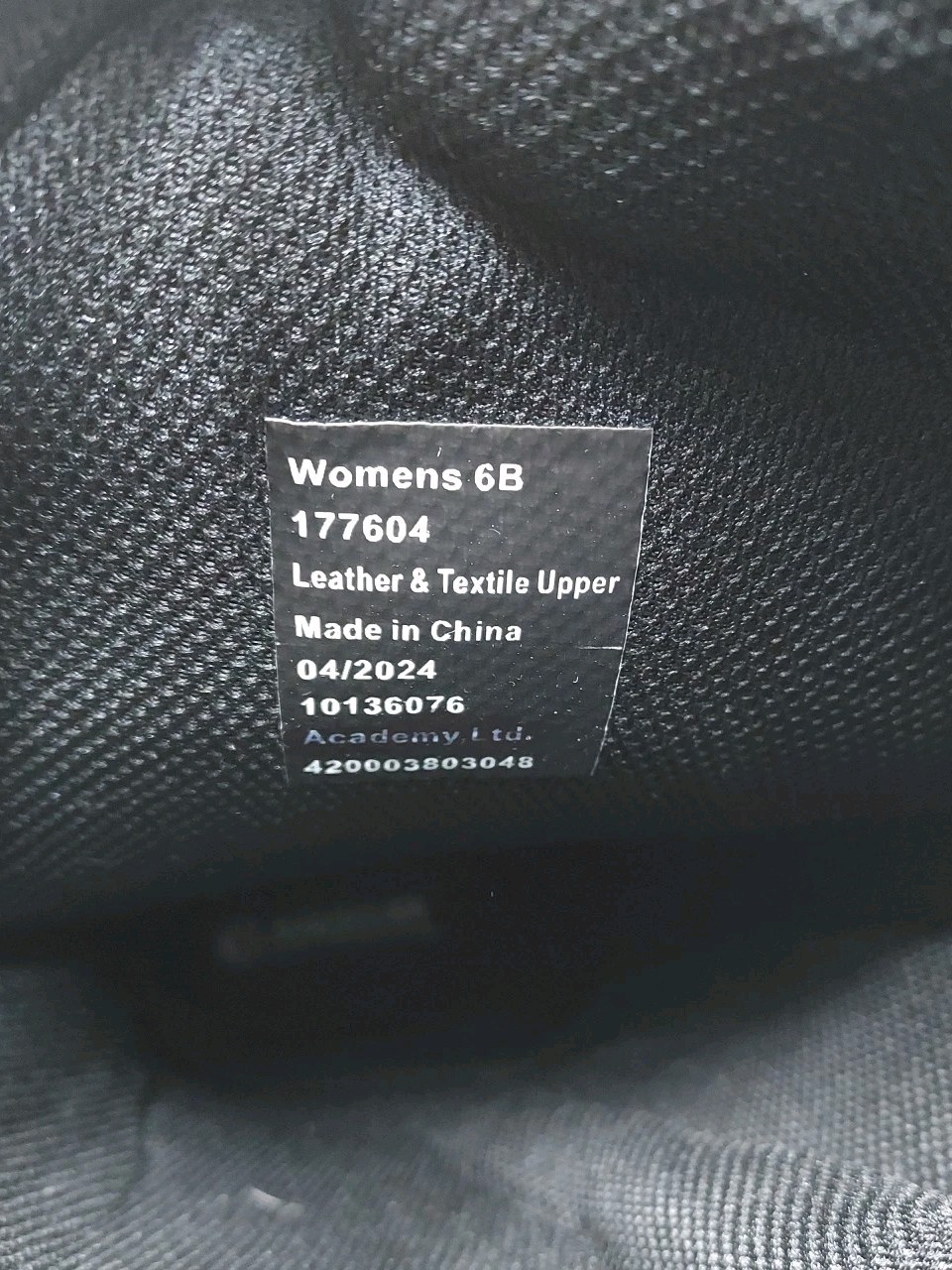 Magellan Outdoors Womens Sz 6B Snake Shield Armor 3.0 Realtree Edge APX (K4-D3)