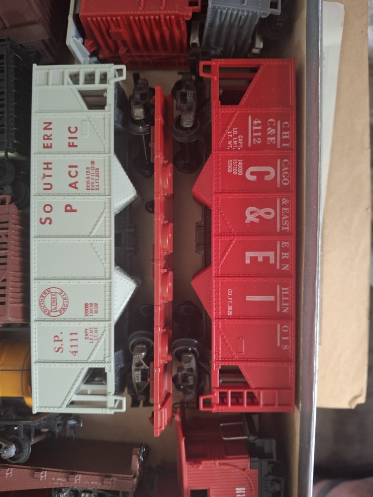 Vintage HO . Train Sets In Original Boxes Extra Tracks,universal Power Master.