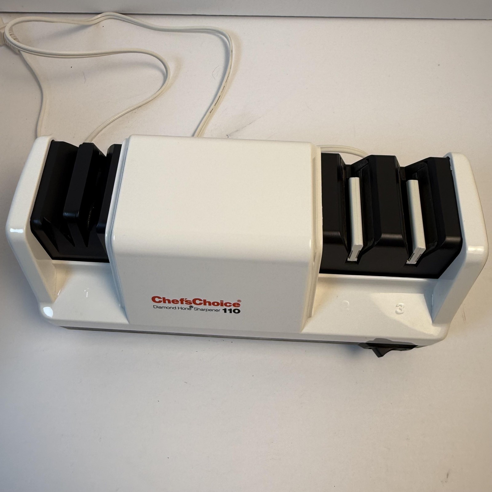 Chef'sChoice Diamond Hone Knife Sharpener Electric Professional 110 White USA