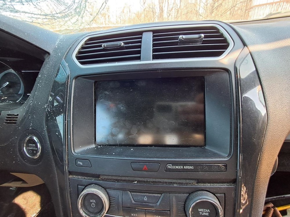 2016 Ford Explorer OEM 8 Screen Display - Used, Reprogramming Required