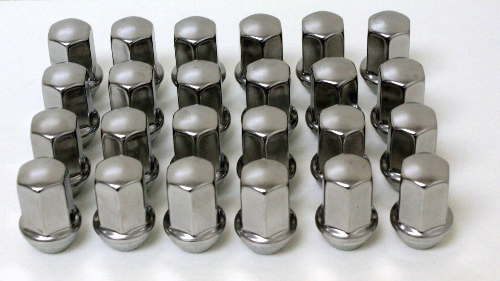 GM Chevy Silverado Factory Polished 14x1.5 Lug Nuts Set Of 24 NEW TAKEOFF