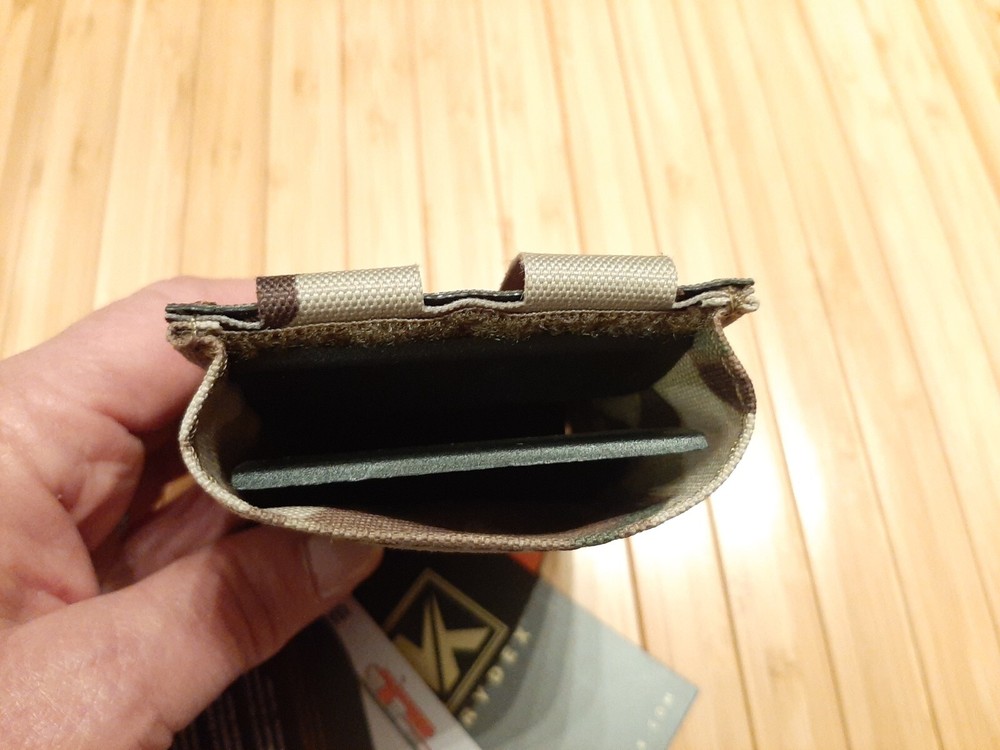 Krydex CAMO MOLLE 5.56 MAG POUCH WITH QUICK RELEASE / POUCH INSERT
