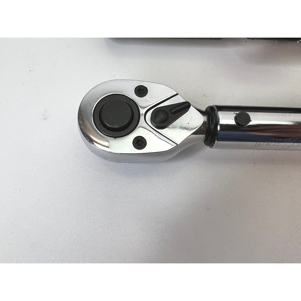 Digitool Solutions Model C-2502-3 Professional Torque Wrench with Case
