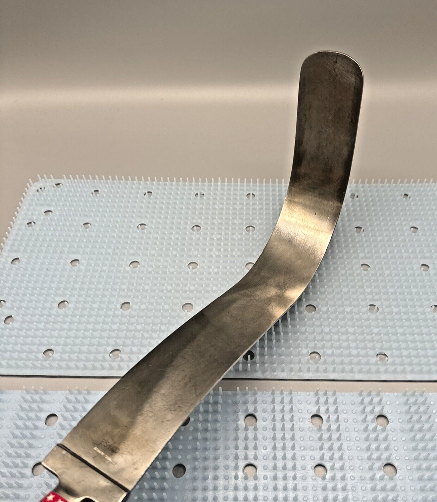 Deaver Retractor, Lighted, 2" Wide with Lamb Handle, Germany Stainless