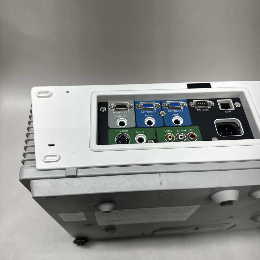 Epson PowerLite 6110i Projector LCD 3500 Lumens Variable Projector +Lamp & Cable