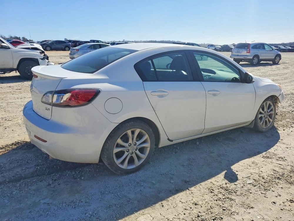 3 2011 Glove Box 4998884
