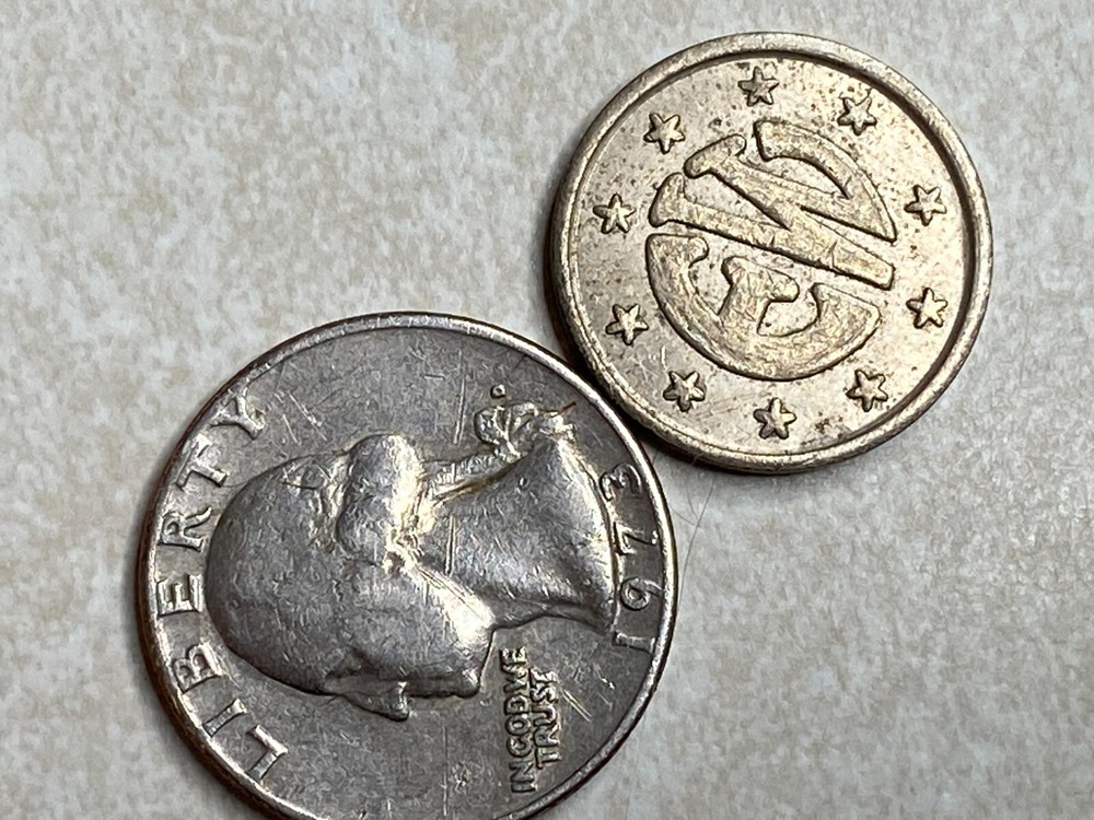 EW E W Arcade Jukebox Pinball Trade Token T1746