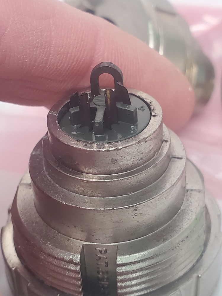 SWITCHCRAFT 3 PIN PANEL ELECTRICAL OUTLET Connectors