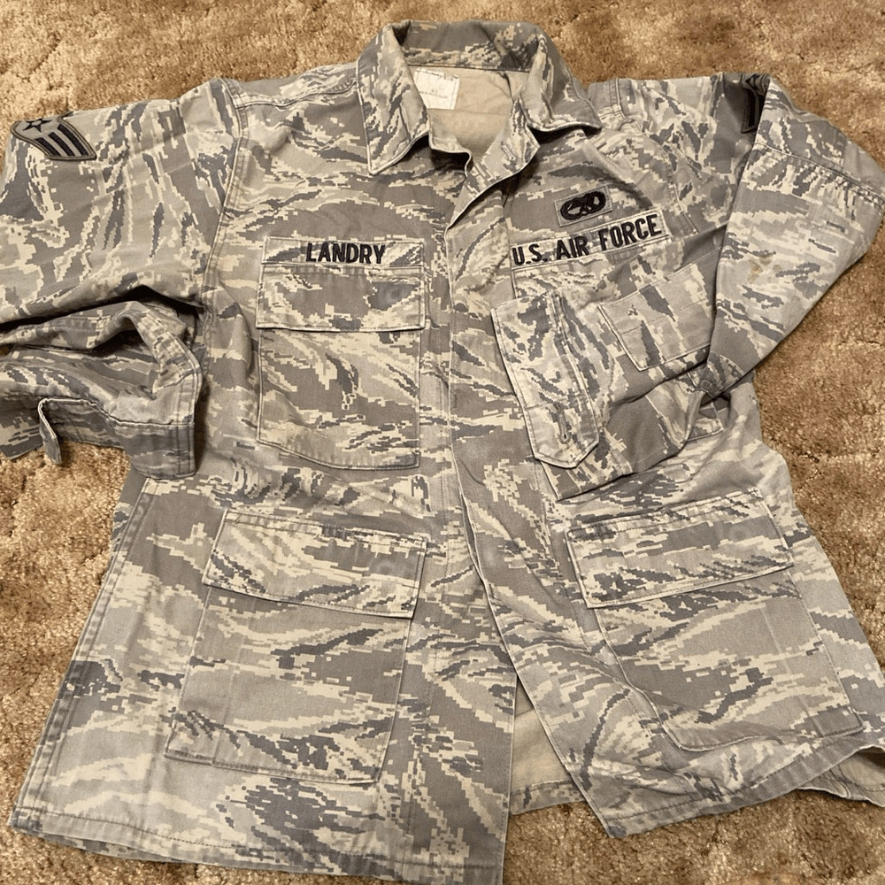 BDU camouflage top's size 36small