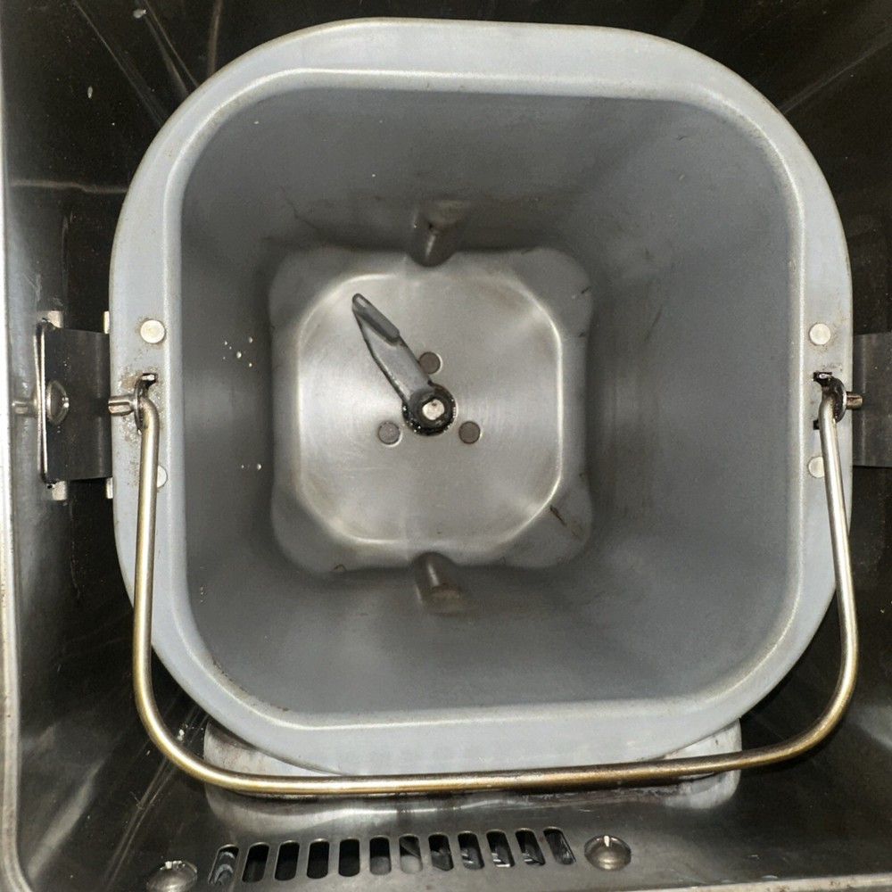 Hitachi HB-B101 Bread Machine - Automatic Home Bakery TESTED