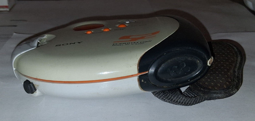Sony Walkman Portable CD Player Model D-SJ301