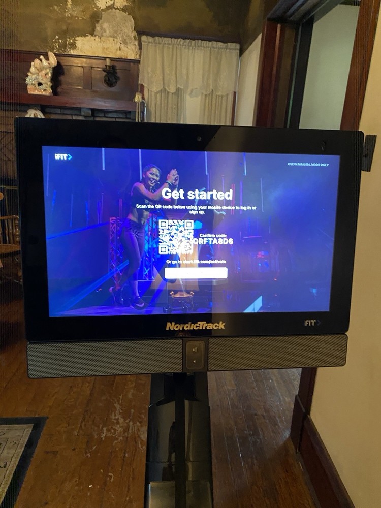 Nordic Track RW900 ifit exercise rower w/console and workout programs