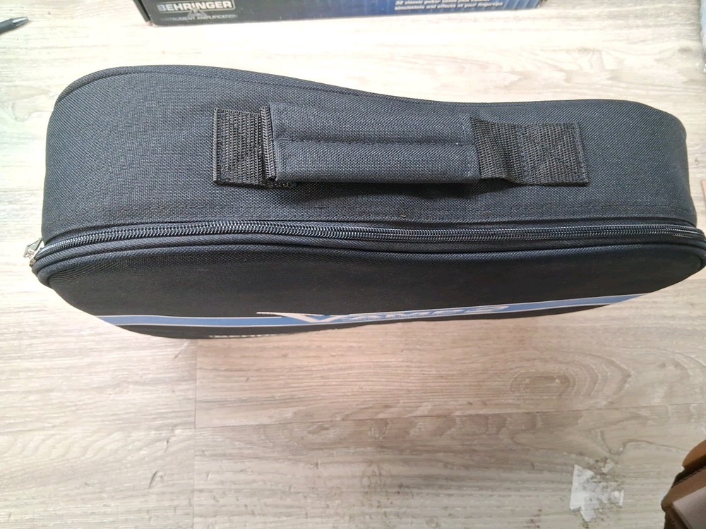 Behringer V-AMP 2 Virtual Guitar Amplifier Effects Processor w/ Footswitch & Bag