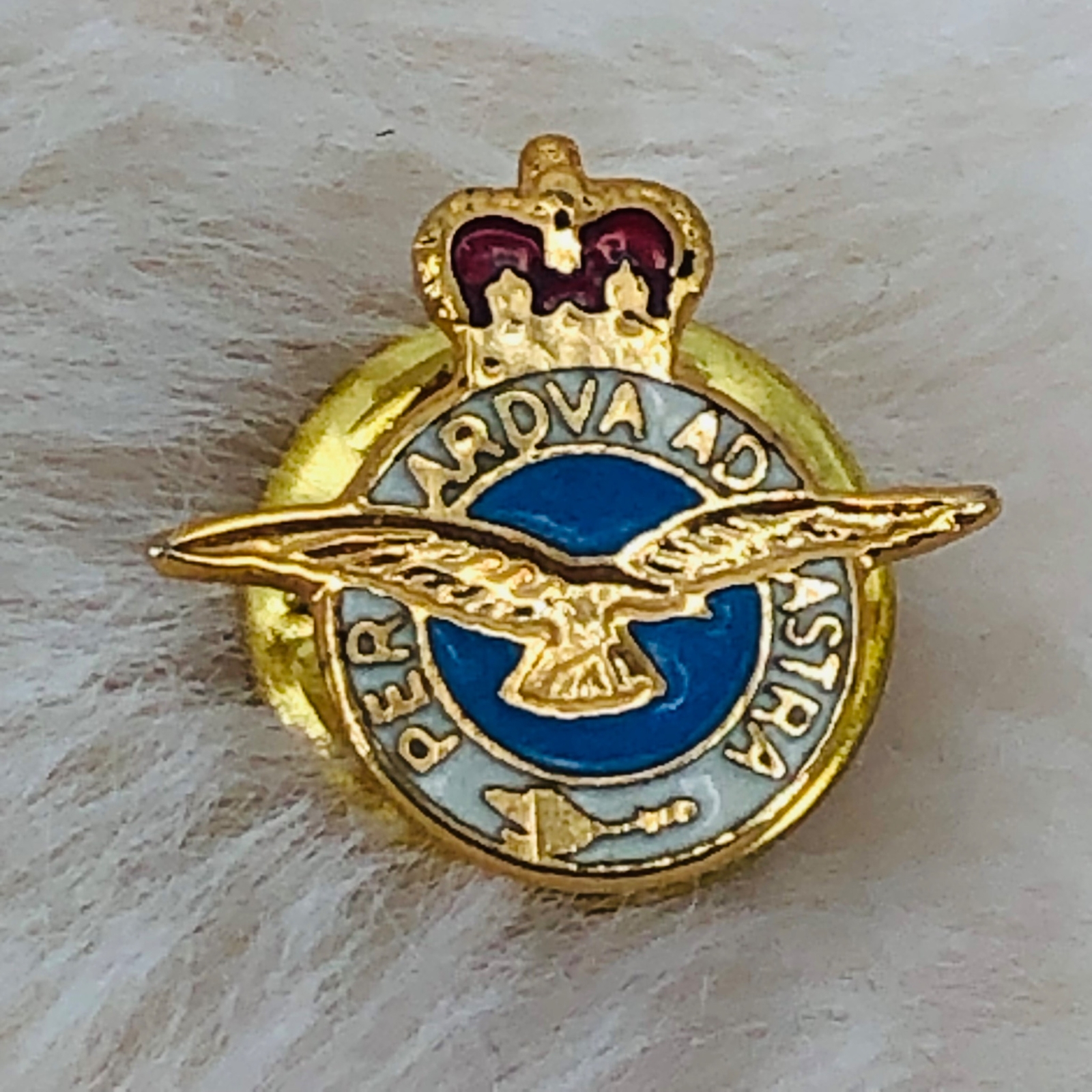 Canadian Royal Air Force Per Ardua Ad Astra Enamel Lapel Pin