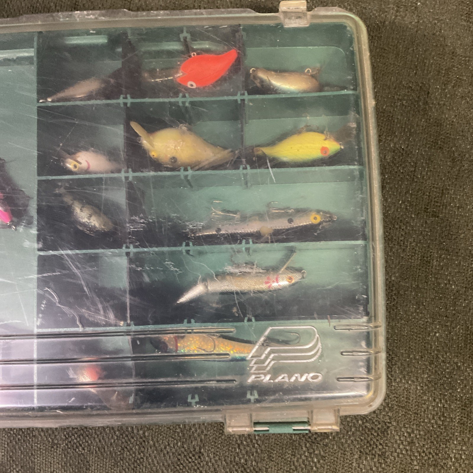 Vintage Plano Tacklebox "Boatbox" 2 Levels Green 39 Lures Inside