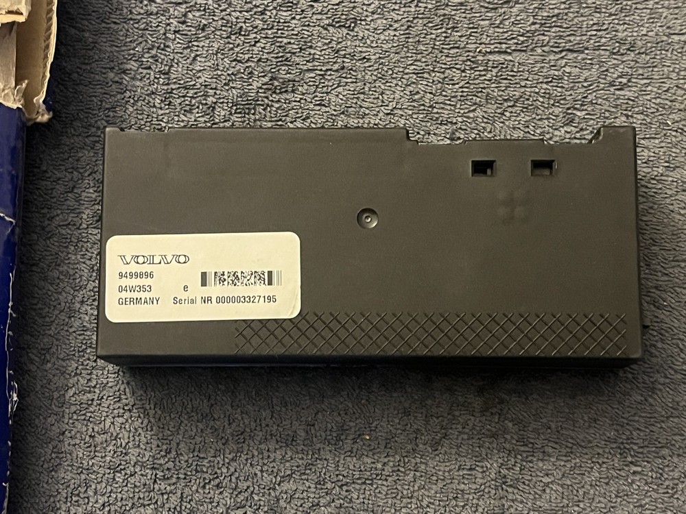 Volvo V70 S60 XC90 accessory electronics module AEM electronic accessory module NOS