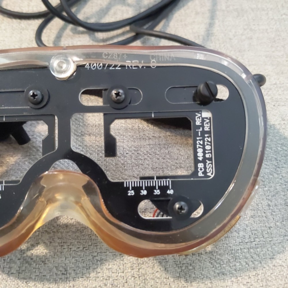Visagraph Eye Movement Testing Device Googles w/ Case 2013 Test Booklet UNTESTED