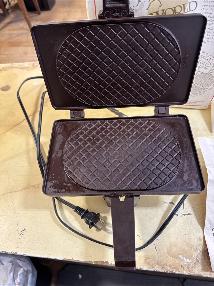 Vtg Waffle Ice cream Cone Maker
