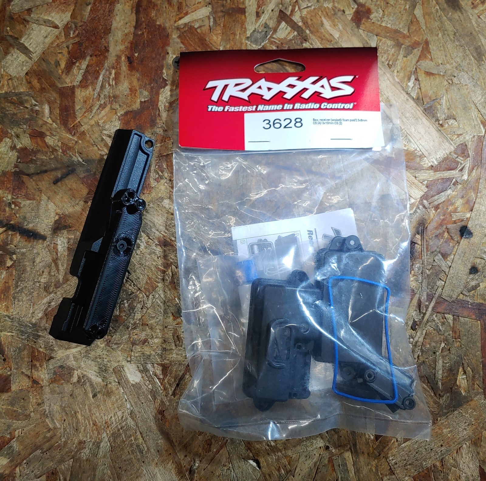 Traxxas Mini XRT/Maxx Sealed Receiver Box Mounting Adapter For 3628 Receiver Box