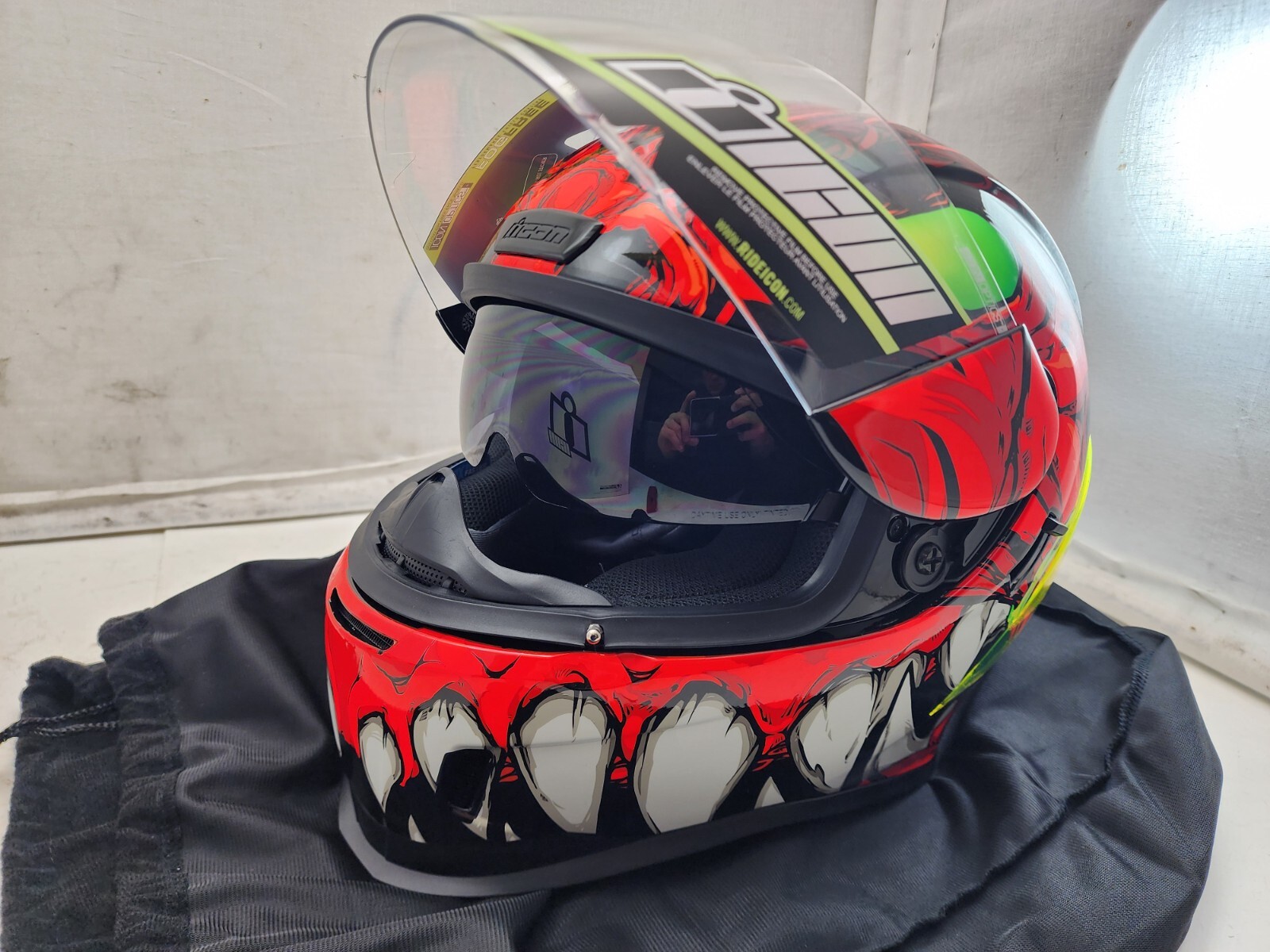 NEW Icon Airform Full Face Motorcycle Helmet Manik'r Red - Size Medium - *READ*