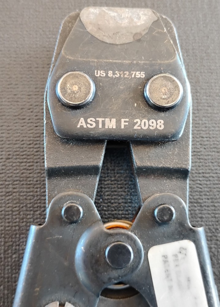 sharkbite pex crimping tool