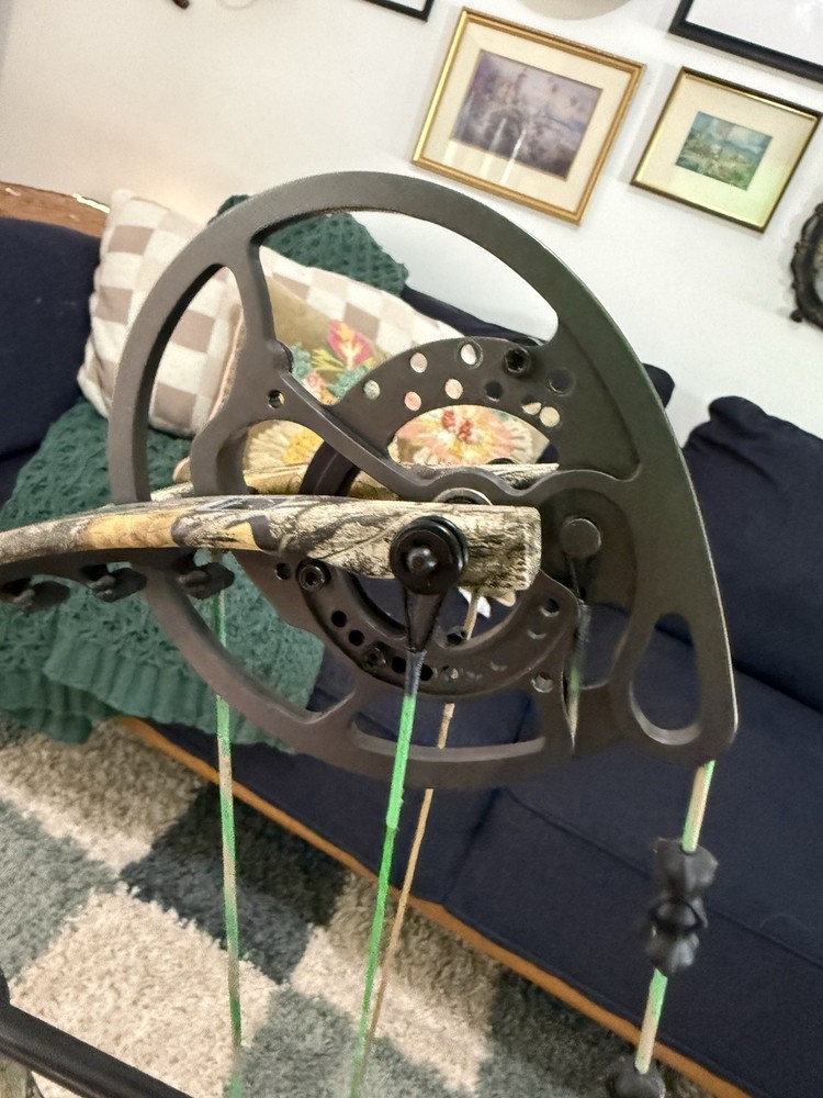 Bear archery Approach HC Compound Bow – RH – 60lb