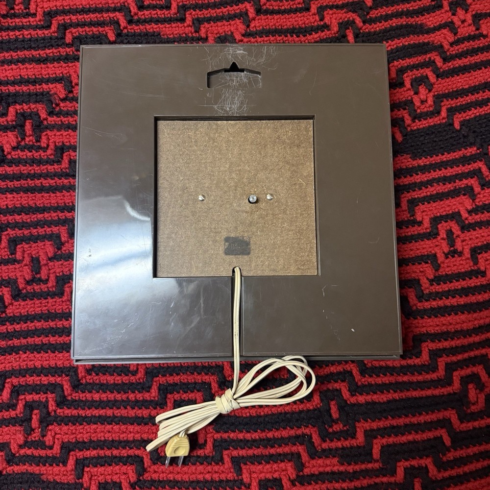 Vintage Retro General Electric Wall Clock with Leaf Pattern Border TESTED