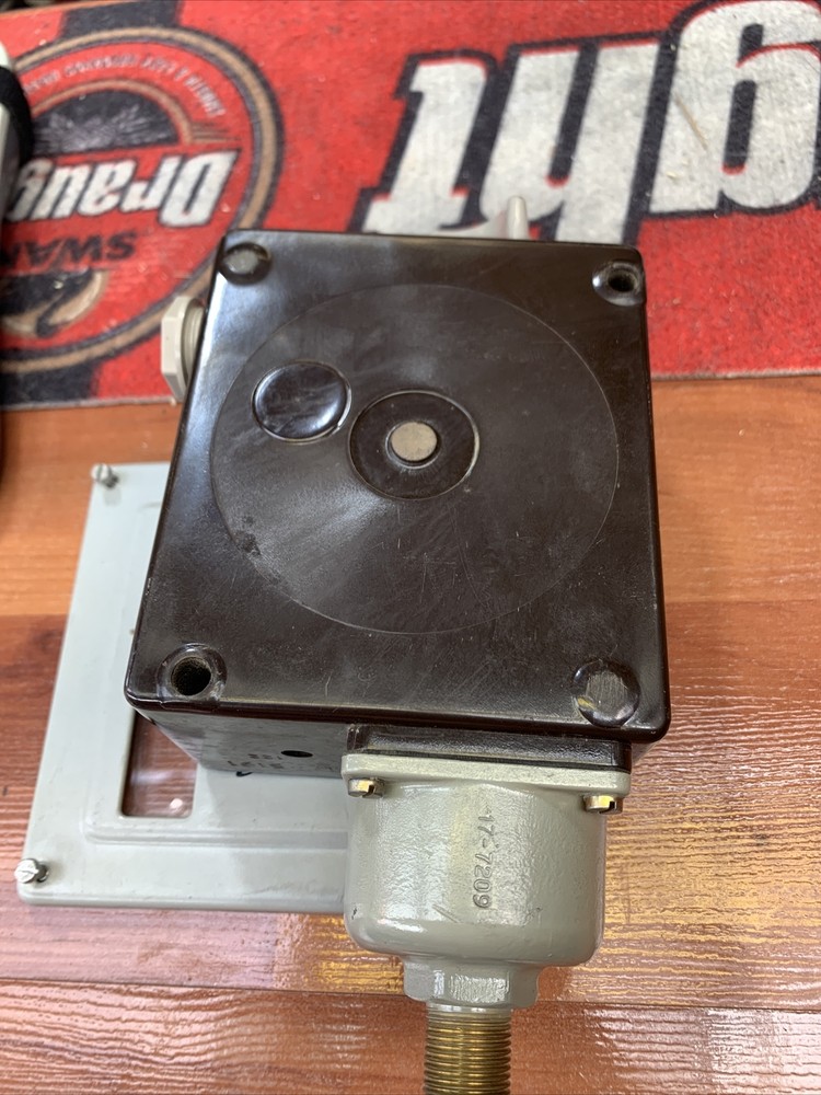 Danfoss Differential Pressure Switch RT 112 Rt112 17-5191