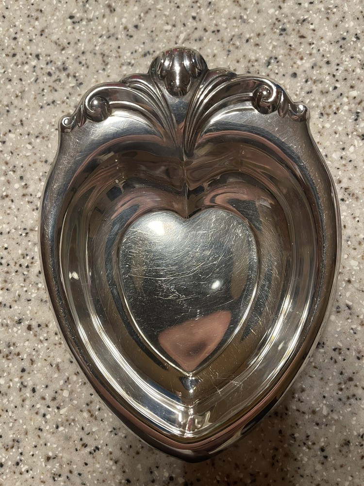 Wallace Rose Pattern Silver Plate Heart Shape  Dish Candy/Nuts 6”