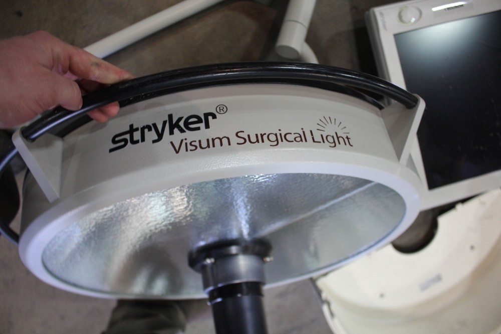 Stryker Visum 2 Surgical light camera CONTROL 2 ARMS