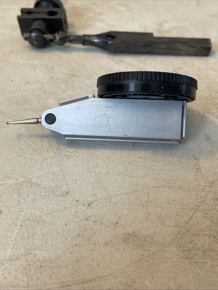 Mitutoyo Dial Indicator .0005” 513-472 & Starrett Indicator holder