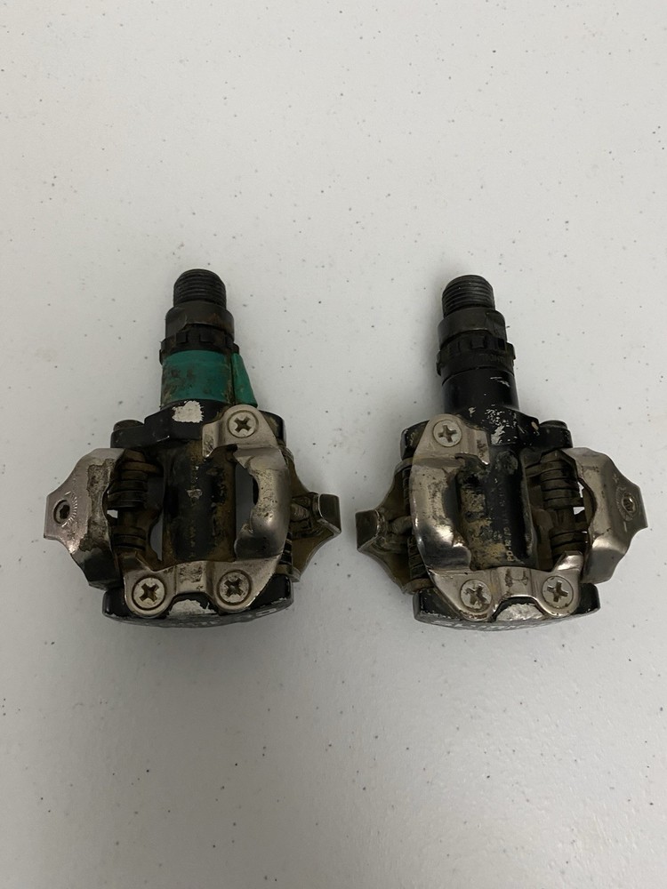Shimano PD-M520 Double-Sided SPD Clipless Pedals