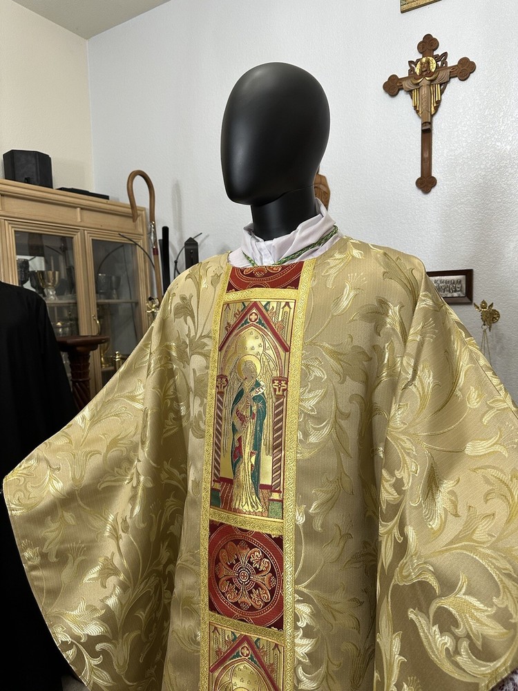 GOLD CHASUBLE + STOLE