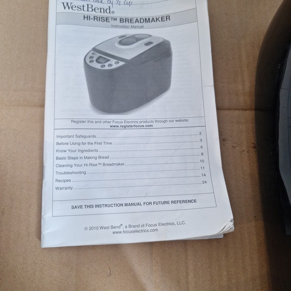 West Bend 41300 Dual Blade 2.5 lbs. Bread Maker & Dough Machine