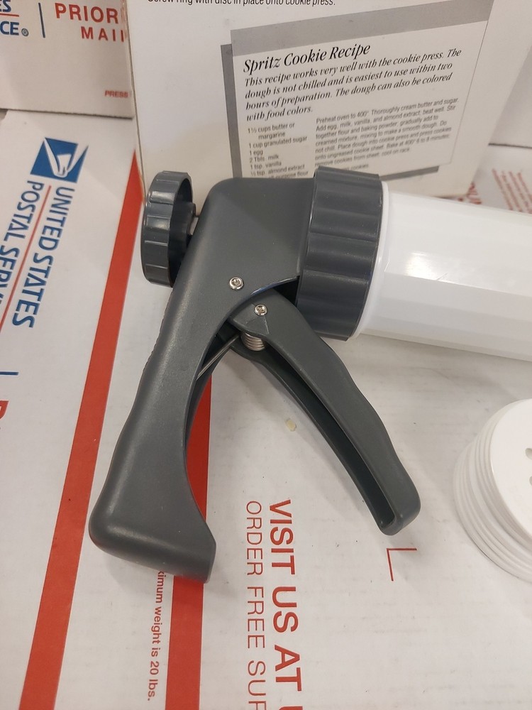 Wilton Spritz Cookie Press, w/Discs, Pre Owned