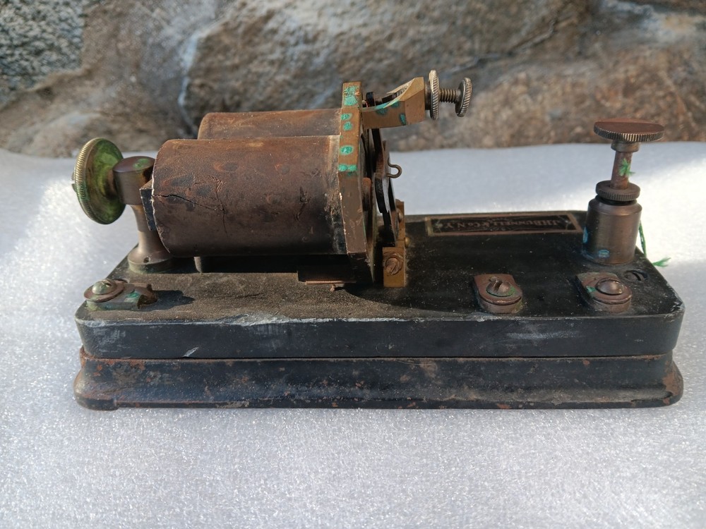 J.H. Bunnell & Co. NY 150 Ohms Telegraph Relay Metal Base RR Original Badge 1920