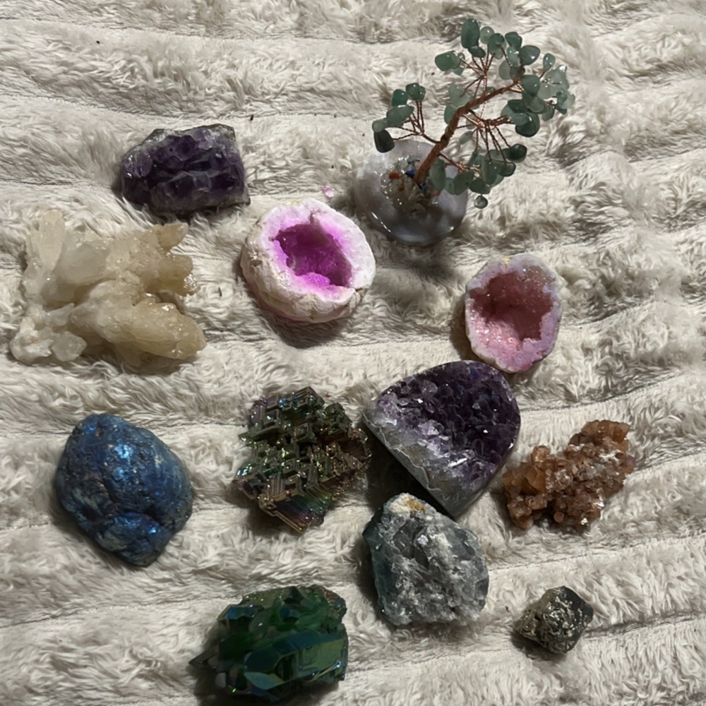 Assorted Crystal & Mineral Decor Lot - Geodes, Clusters, Wire Tree