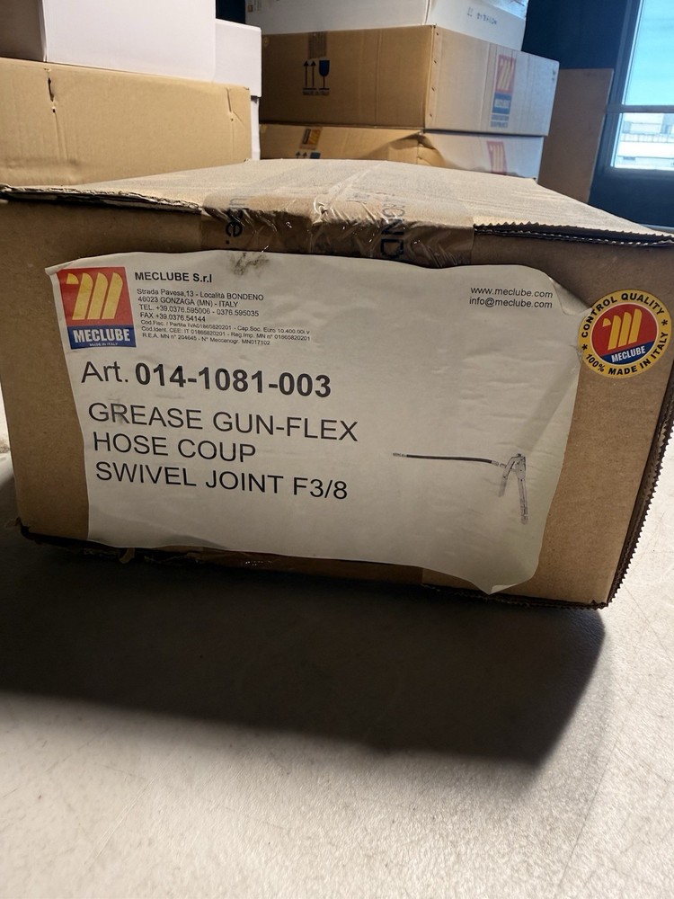 Grease Gun With Swivel Join